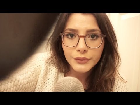 ASMR UNINTELLIGIBLE WHISPERING, TUC TUC & FACE TOUCHING/BRUSHING