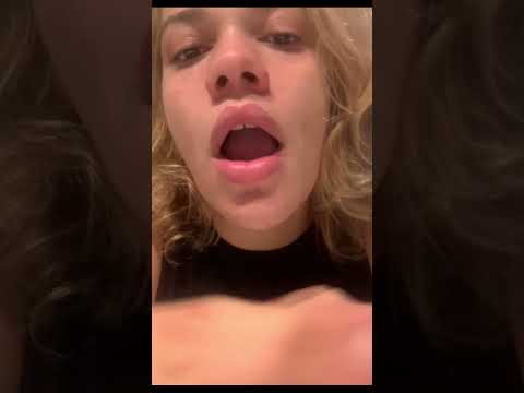 ASMR fast aggressive comendo e cortando suas energias negativas