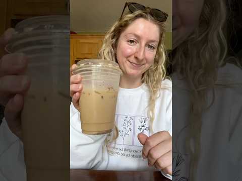 Iced Latte ASMR #asmr #relax #visualtingle #asmrtriggers #asmrtapping #asmrscratching #coffeeasmr