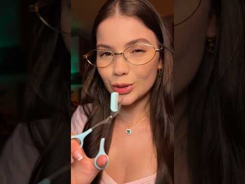 Será que eu posso fazer suas sobrancelhas? 🤨 #asmr #sobrancelhas #asmrsounds #roleplay