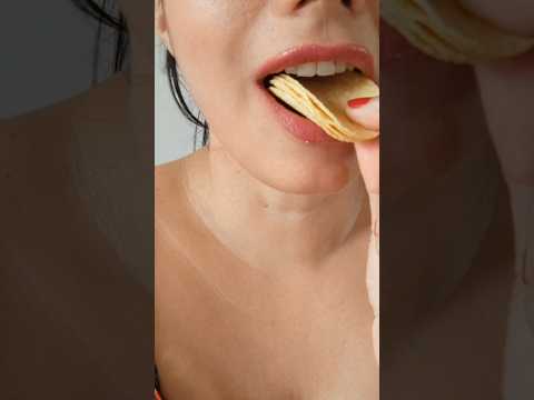 ASMR comendo batata frita #asmrsounds #asmrvideo #sonscrocantes #asmrcomida