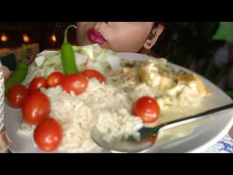 ASMR Comiendo fajitas de pollo con arroz y ensalada 