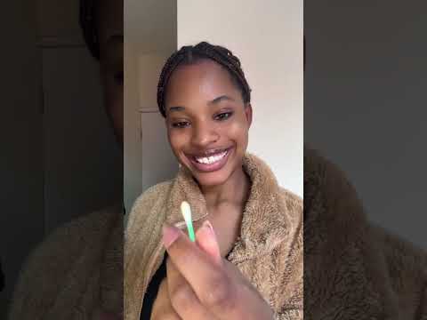 ASMR Ear Cleaning: Cleaning my Ears 👂