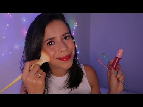 ASMR | ME MAQUIANDO ATÉ VOCÊ DORMIR