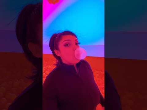 BUBBLE ASMR | blowing small bubble sounds at BALOON MUSEAM #asmr #bubblegum