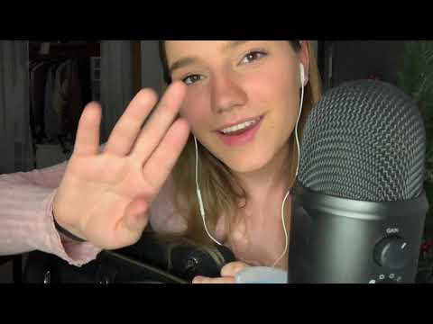 ASMR || What's in my purse || Rambling and fast tapping/scratching ||