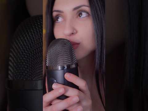 Besitos y caricias💋❤️ #asmr #asmrsounds #love #kiss #care #asmrvideo #shorts #brush #calm #sleep