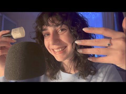 CLOSE WHISPERING MENTRE MI FACCIO LE UNGHIE | ASMR ITA