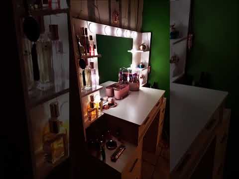 Voici le deuxième cadeaux, offert  par Jean-Yves, une coiffeuse trop trop contente, merci Jean-Yves.