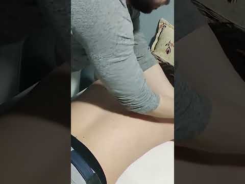 MASSAGE THERAPY THAT RELIEVES BACK TENSION WITH ASMR SOUNDS #satisfying #relaxing #asmr #shorts