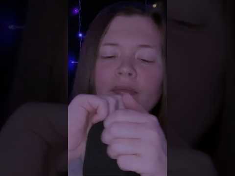 this foam mic scratching is WAY too fast (asmr)