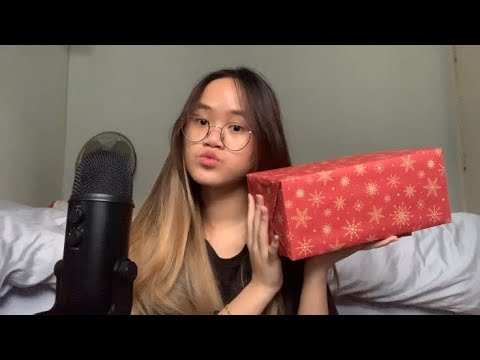 ASMR unboxing a Christmas present | @MaonoGlobal