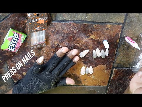 Silver Peachiish Press On Nails ASMR Chewing Gum