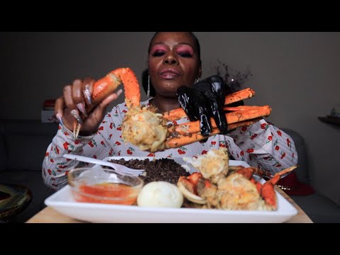 Dungeness Sow Crab Legs Dinner ASMR Eating Sounds