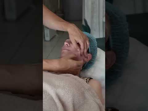 Increíble masaje griego de rostro hecho por un terapeuta griego 🇬🇷 #short #massage #relax #facial