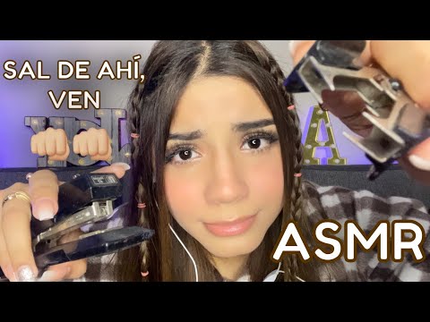 ASMR ESPAÑOL / ESTÁS ATRAPADO EN MI CELULAR, TE INTENTO SACAR DE AHÍ