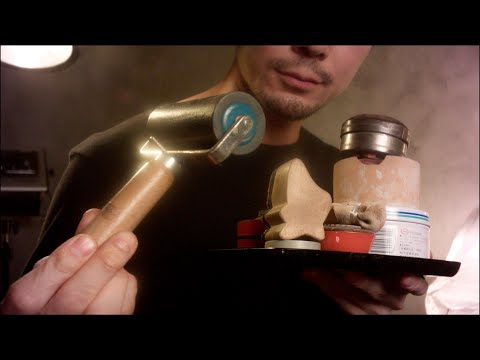 顔に優しくASMRする