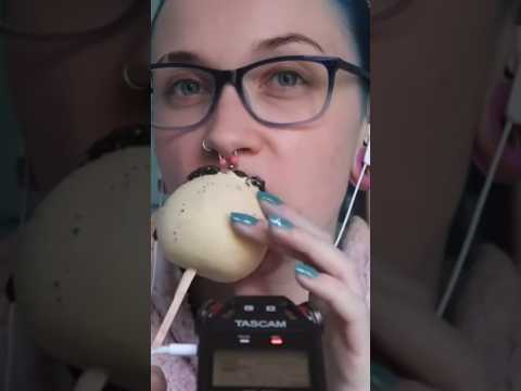 ASMR satisfying crunchy chocolate candy apple 😍🍎 #asmrcrunchy #shorts #asmreating #asmr