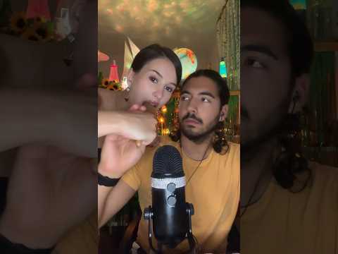 Mon keum fait de l’ASMR 🤡✨ #asmr #drole #couple #asmrfrancais #asmrshorts #humour