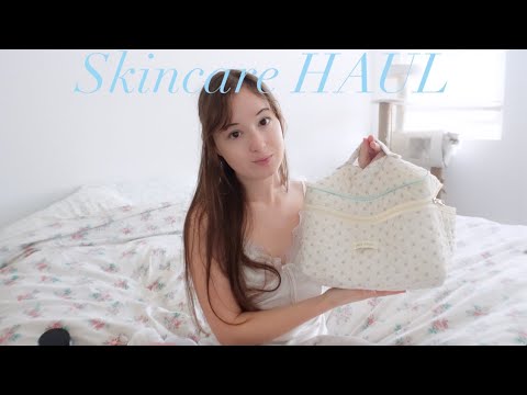 ASMR what’s in my skincare bag🤍🧴