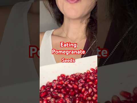 Crunchy Sounds ~ #eatingsounds #crunchy #crunchyasmr #pomegranate #triggers #fyp #fy
