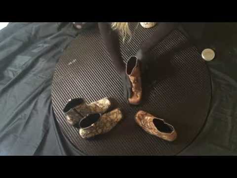 [ ASMR ] Snake Boots/Black Latex Gloves .. Slangen  Laarzen/Zwarte  Latex  Handschoenen