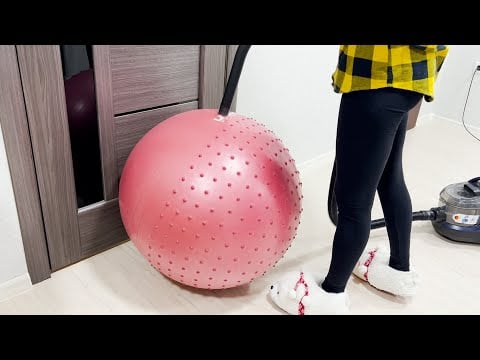 What is the Bosch BGS21X320 vacuum cleaner capable of. Experiment of a girl in leggings. Part 20