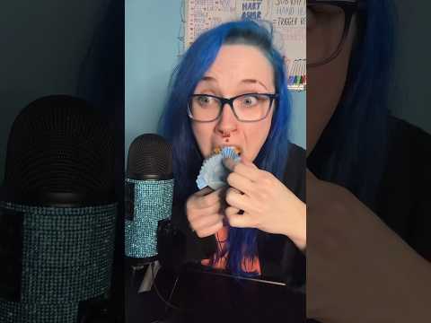 ASMR EATING CUPCAKE ⛄️ #asmreating #shorts #asmr #asmreatingsounds