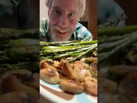I ❤️ ROASTED VEGGIES!!!! (Asparagus, Garlic Cloves, Brussel Sprouts)