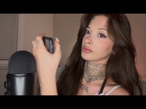 Akasi ASMR kanalı canlı yayında