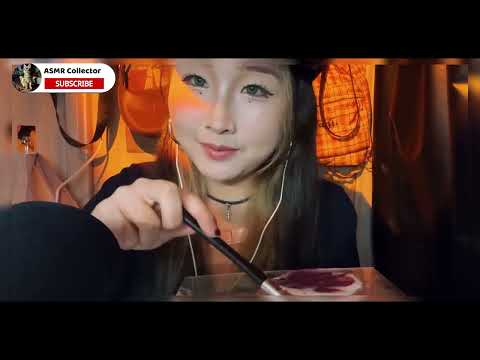 ASMR🎧｜Apply paint on your face. The sound of licking the paintbrush