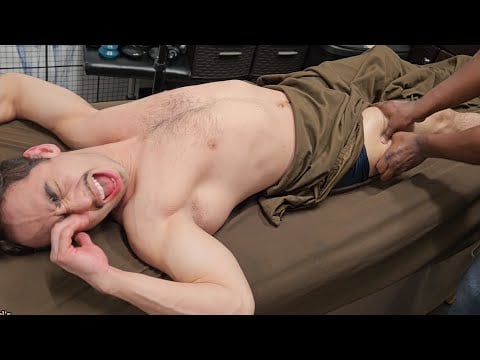 Rodrigo's Quads and Adductors Sports Massage (No Music)