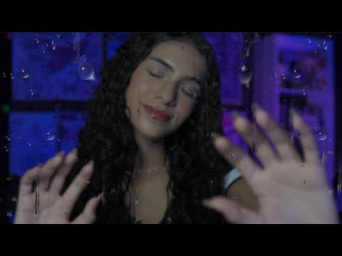 ASMR Sussurros Calmantes Enquanto Chove Lá Fora 🌧️ | Chuva Na Tela ☔️ ASMR para Acalmar a Mente