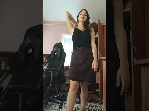 альтушка аня танцы на стриме #funny #тренды #comedy #таро #humor #humour #live #юмор #fyr #pov