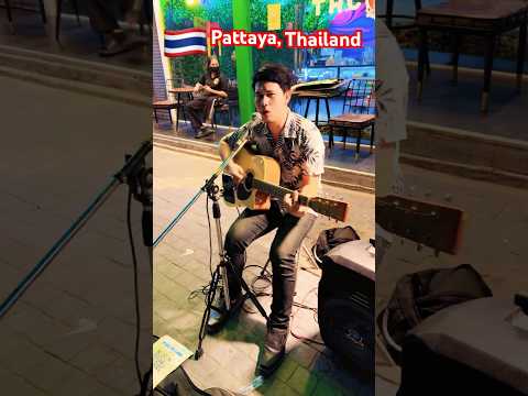 Thai Man Singing Hindi Song In Pattaya,Thailand 😳🇹🇭 #shorts #hindisong #thailand #trending #song