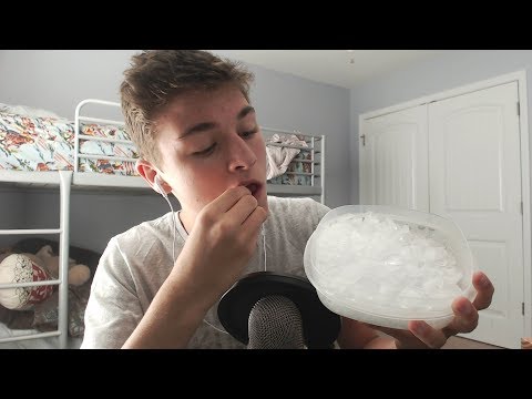 ❄️Satisfying Ice Eating ❄️ ASMR