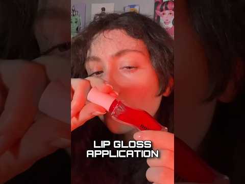 ASMR LIP GLOSS APPLICATION #asmr #shorts