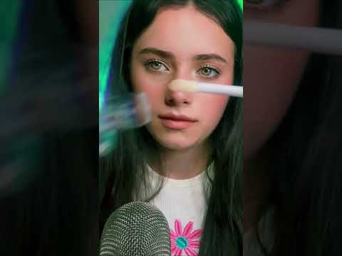 Gloss é um item indispensável? Vcs gostam ou não? 😴 #asmr #asmrsounds | YasASMR_