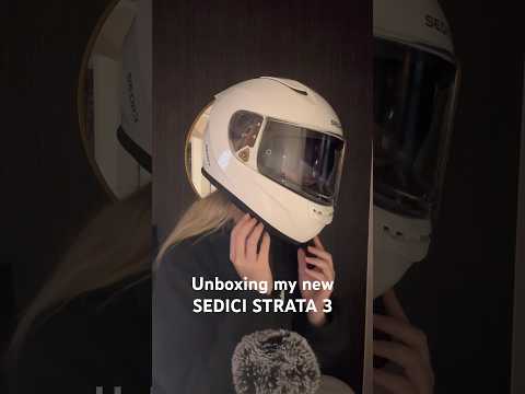 Who knew helmet tapping could be soooo good😚 #asmr #tiktokasmr #motorcyclegear #unboxing