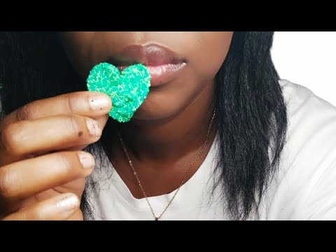 ASMR💗Comiendo👄 Corazones💚Cubiertos De Bolitas Sonidos De La Boca 🤤