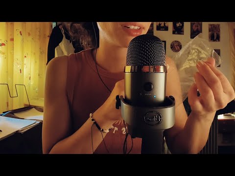 ASMR in Portuguese – Whispers and Good Sounds