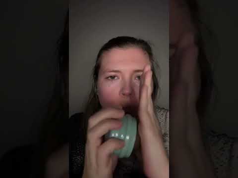 this massage roller feels WAY too satisfying 💆 (asmr)