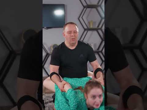 Phenomenal stretching and chiropractic adjustments from Top Chiropractor #chiropractor