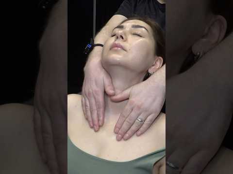 Foot And Chest Massage For Lady And Hair Cracks #haircracks #massage #asmracmp #मालिश #femalemassage