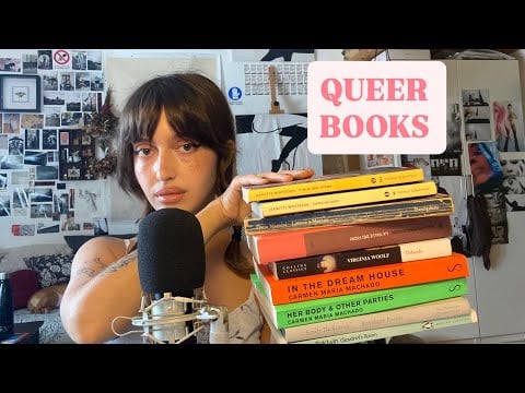 ASMR ENG, rambling about queer books😴👩‍❤️‍💋‍👩 close up whispering