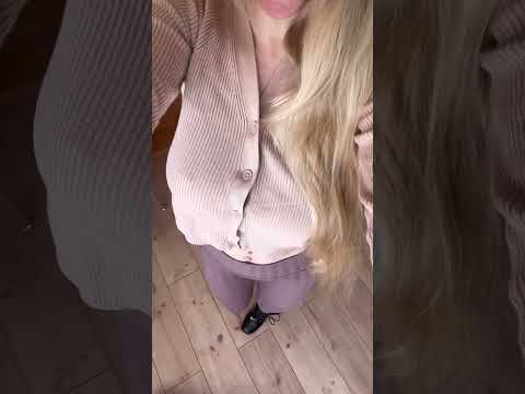 ASMR und wir laufen irgendwo ins nirgendwo oder so. 🤣