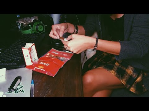 АСМР крутим самокрутку и курим / ASMR smoking cigarettes