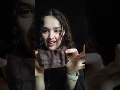 ASMR com squishy de chocolate perfeito #squishy  #squishyasmr  #chocolatesquishy