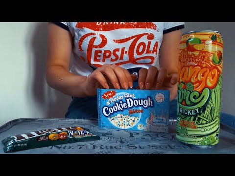 🇺🇸 Binaural ASMR - American Candy Triggers (Minimal Talking)