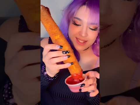 A bih was fighting for her life, against these crazy ahh cheese pulls. #asmr #mukbang #eating